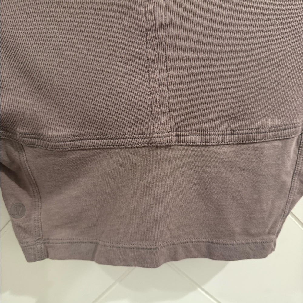 Pristine Lululemon Better Best Long Sleeve Crop Tee Shirt in Lunar Rock Size 6 - Picture 8 of 9